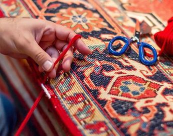 خدمات تخصصی و حرفه ای رفوی فرش در قالیشویی زنجان